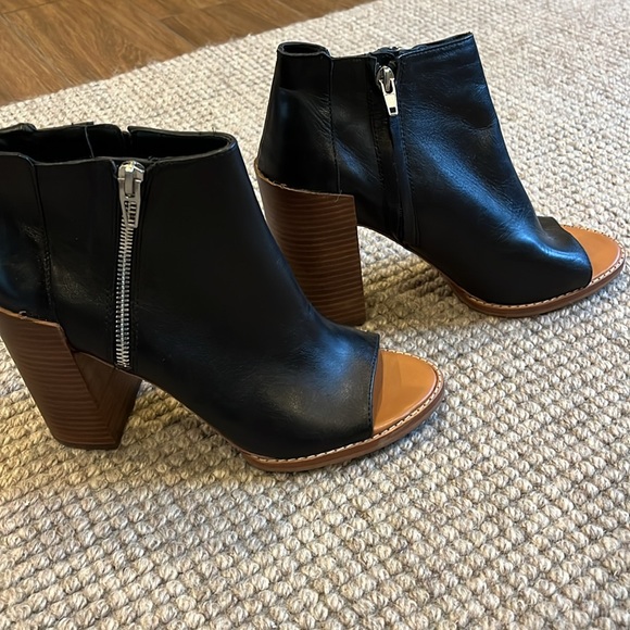 Dolce Vita Gorgeous worn once! Like New! 4” heel inside zipper open toe bootie - Picture 5 of 5